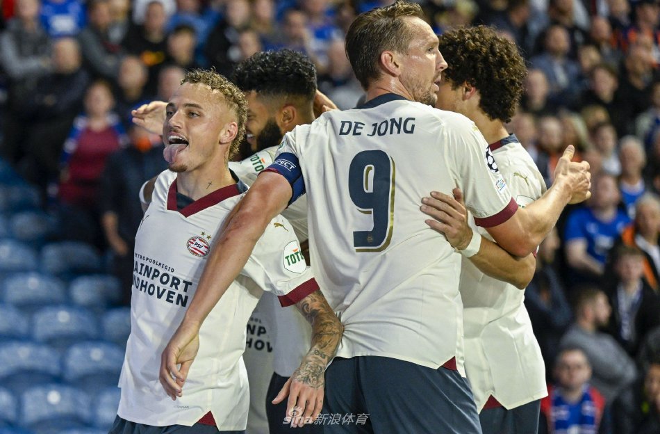 展现出更强 展现出更强